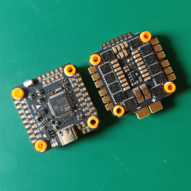 وحدة تحكم طيران FPV RC Drone A - مراجعة Gyroscope Rc Module وسعره